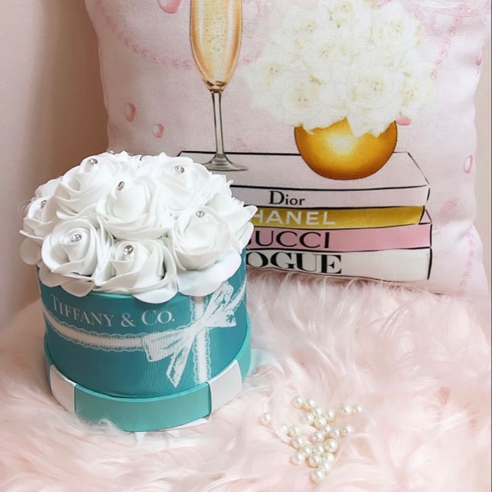Custom artificial flower box